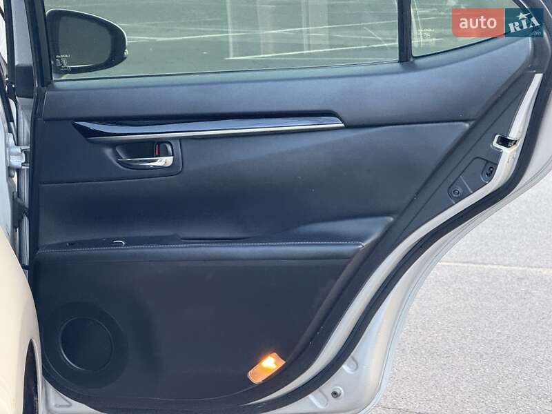 Седан Lexus ES 2012 в Виннице