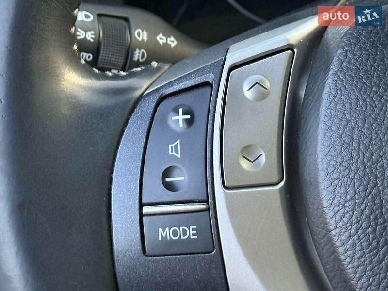 Седан Lexus ES 2012 в Виннице