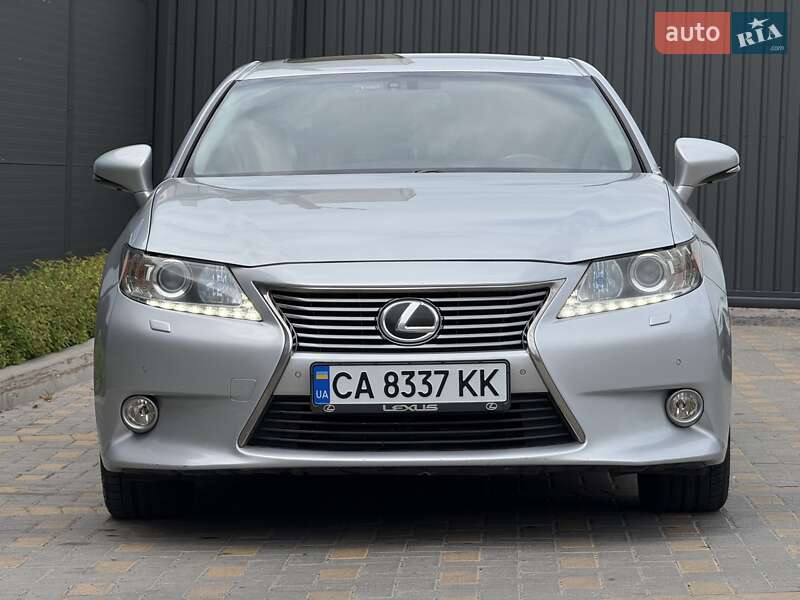 Седан Lexus ES 2012 в Виннице