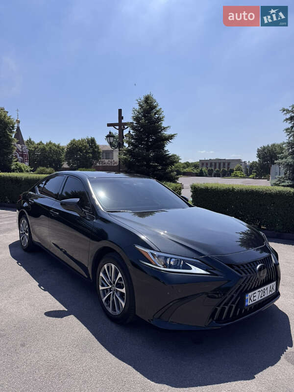 Седан Lexus ES 2022 в Киеве