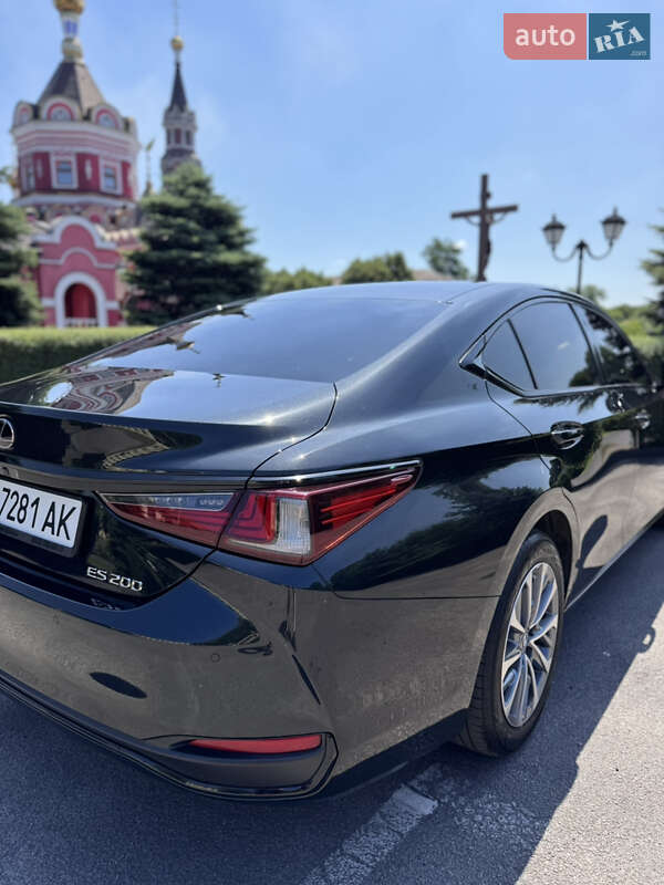 Седан Lexus ES 2022 в Киеве