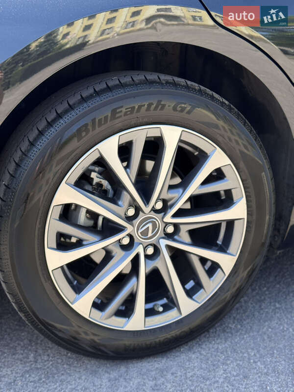Седан Lexus ES 2022 в Киеве