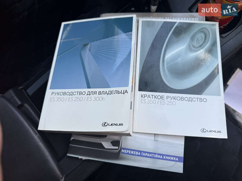 Седан Lexus ES 2012 в Виннице