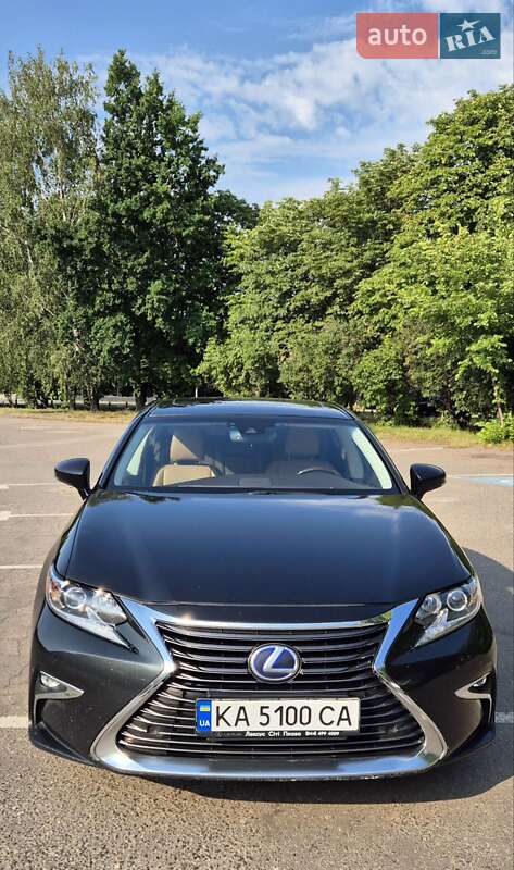Седан Lexus ES 2016 в Киеве