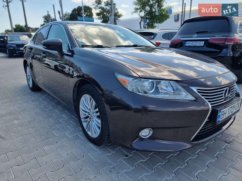 Седан Lexus ES 2013 в Одессе