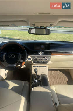 Седан Lexus ES 2013 в 