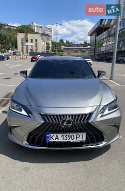 Седан Lexus ES 2023 в Киеве