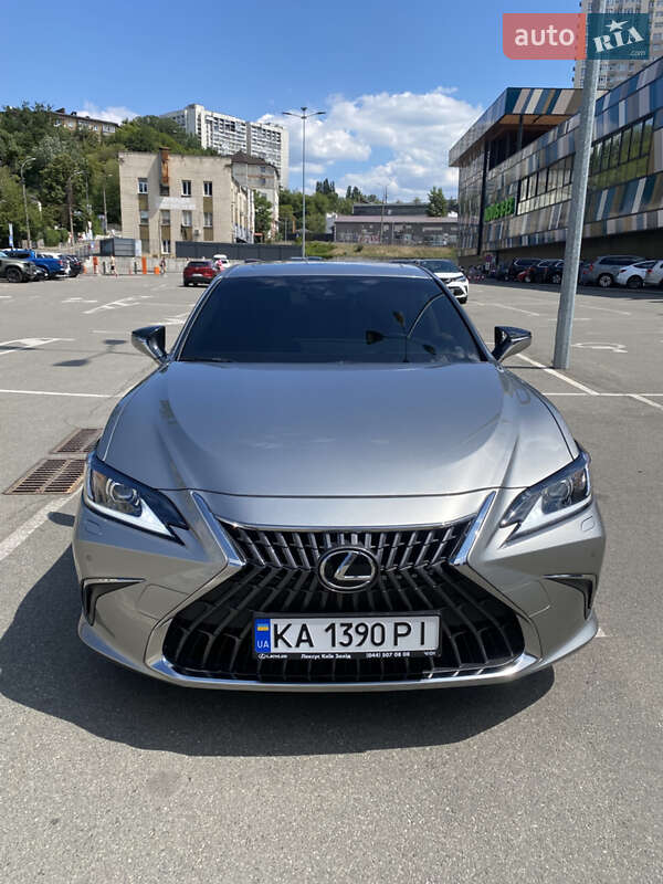 Lexus ES 2023
