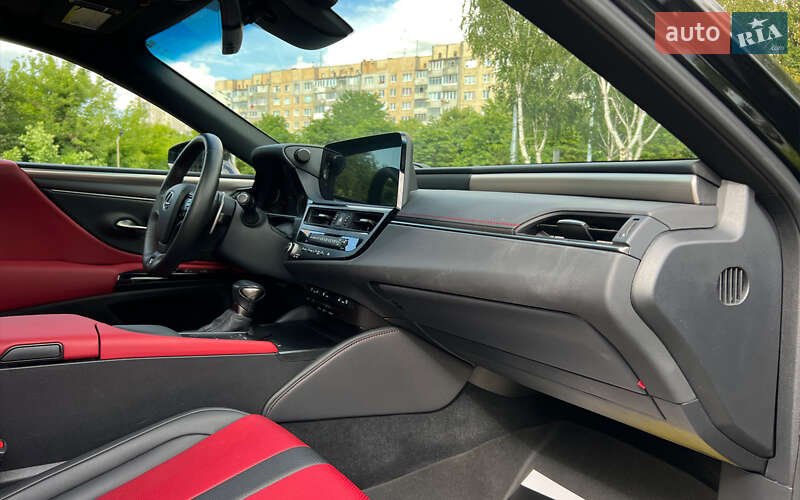 Седан Lexus ES 2022 в Львове