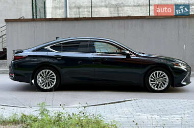Седан Lexus ES 2022 в 