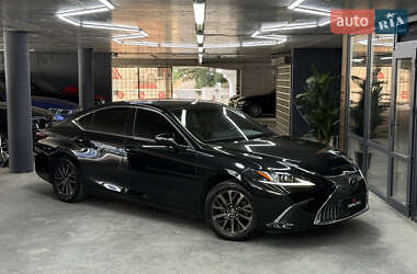 Седан Lexus ES 2021 в Одесі