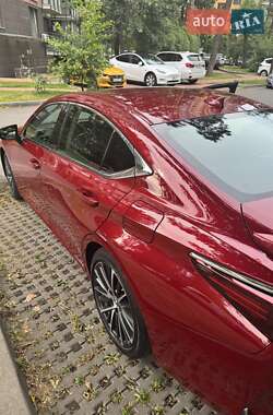 Седан Lexus ES 2022 в 