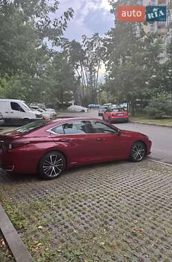 Седан Lexus ES 2022 в 