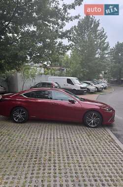 Седан Lexus ES 2022 в 