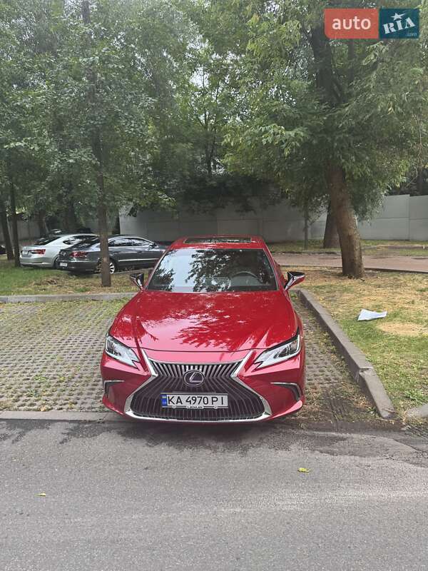 Седан Lexus ES 2022 в Киеве