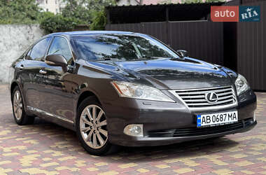 Седан Lexus ES 2010 в Виннице