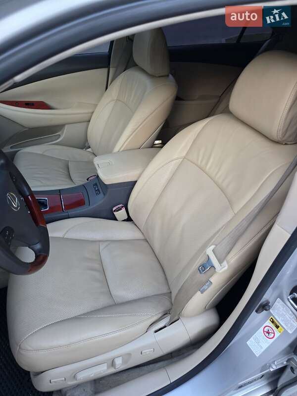 Седан Lexus ES 2007 в Ровно