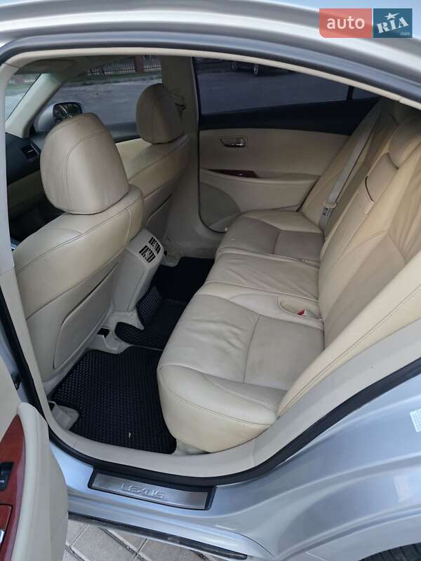 Седан Lexus ES 2007 в Ровно