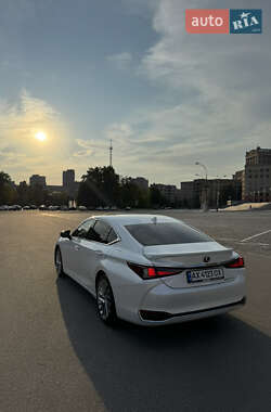 Седан Lexus ES 2023 в Харкові