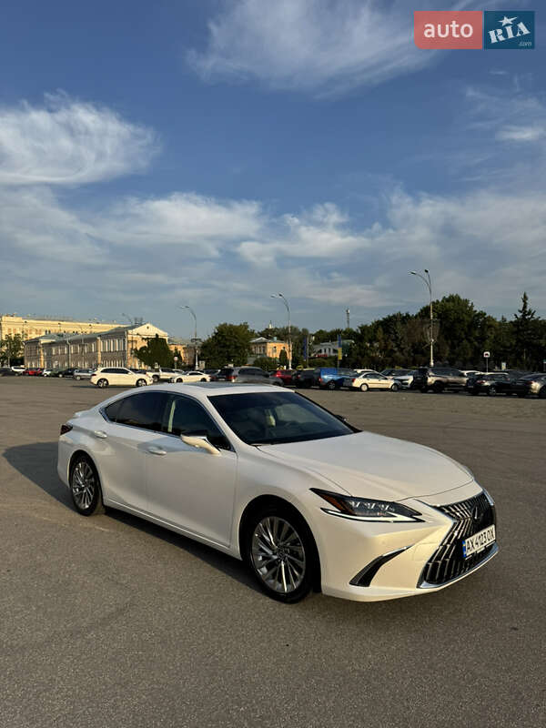 Седан Lexus ES 2023 в Харькове
