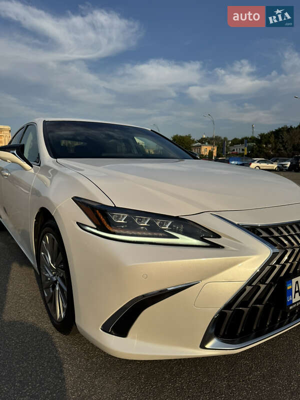 Седан Lexus ES 2023 в Харькове