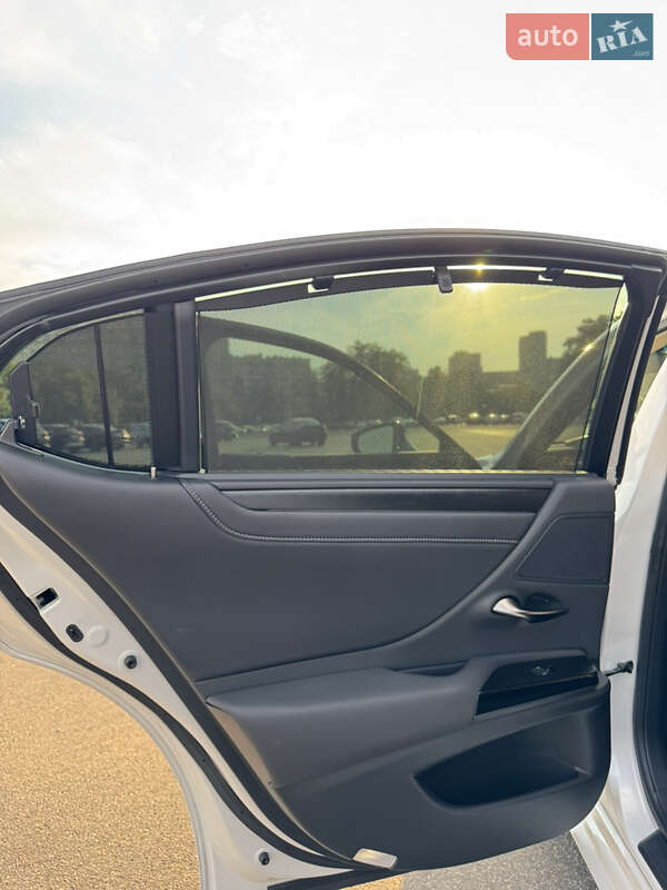 Седан Lexus ES 2023 в Харькове