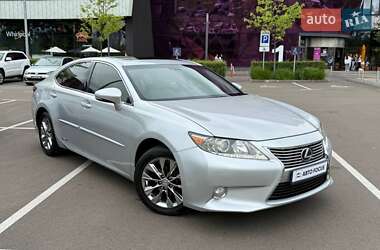 Седан Lexus ES 2013 в Киеве