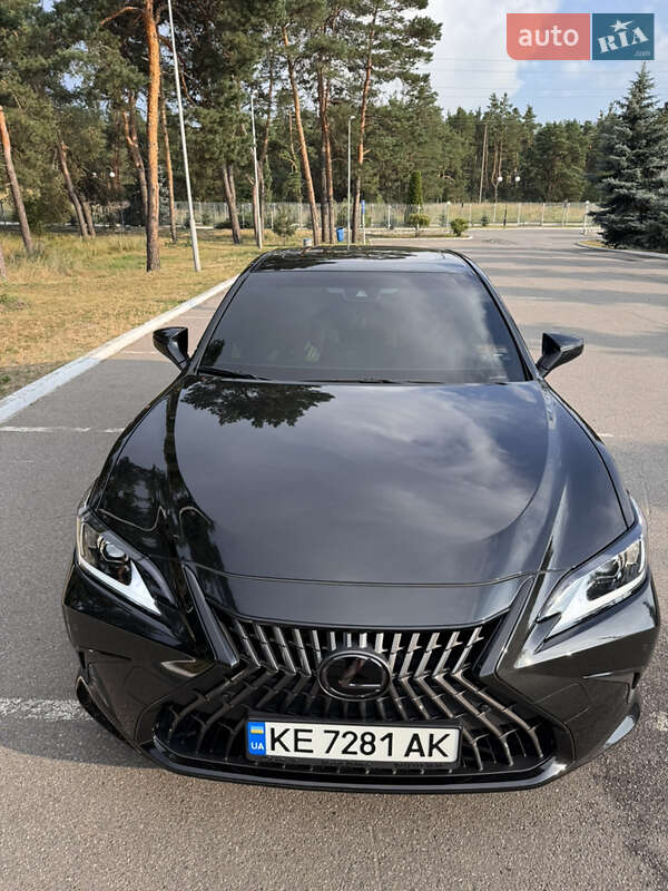 Седан Lexus ES 2022 в Киеве