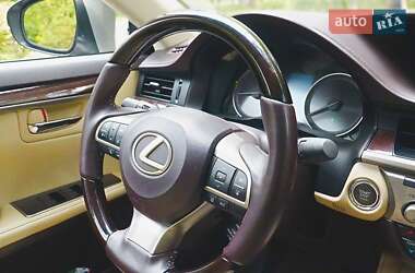 Седан Lexus ES 2018 в Киеве