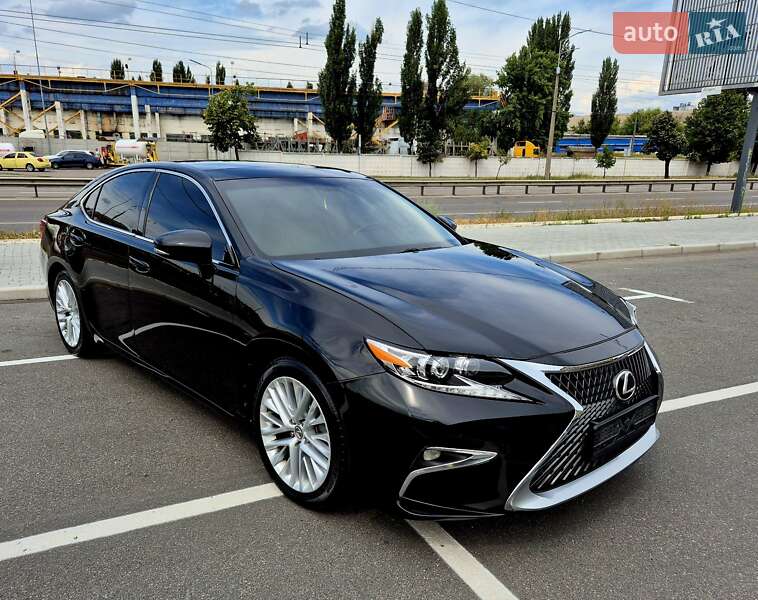 Седан Lexus ES 2014 в Киеве