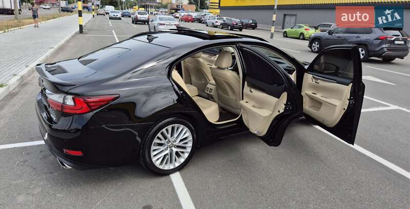 Седан Lexus ES 2014 в Киеве
