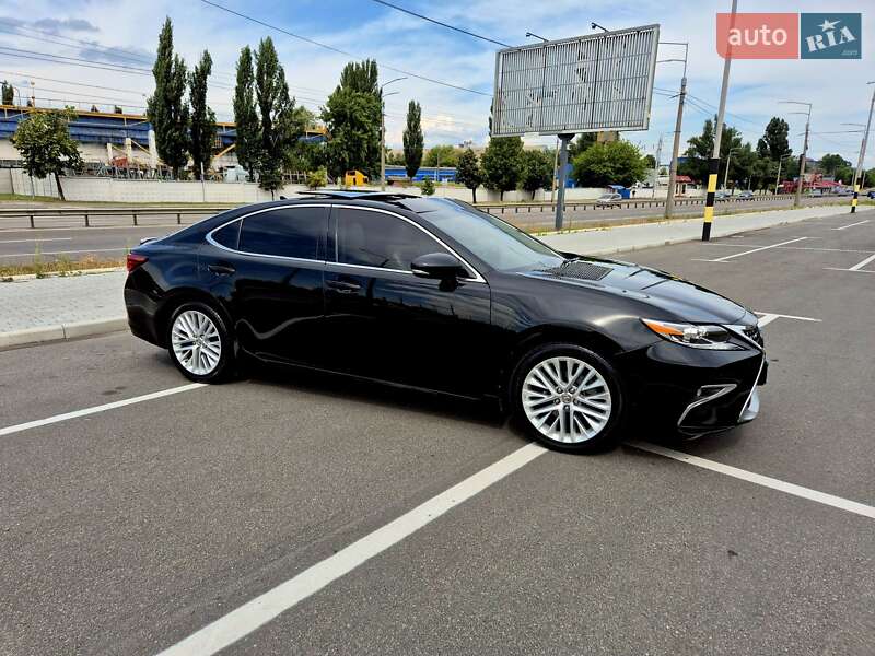Седан Lexus ES 2014 в Киеве