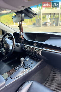 Седан Lexus ES 2017 в 