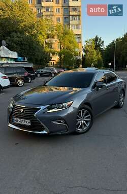 Седан Lexus ES 2017 в 