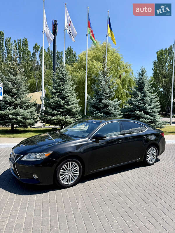 Седан Lexus ES 2012 в Одесі