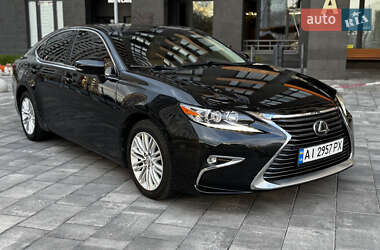 Седан Lexus ES 2018 в Киеве