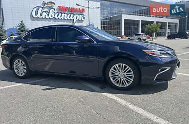 Седан Lexus ES 2015 в 