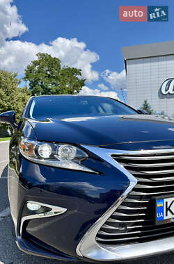 Седан Lexus ES 2015 в 