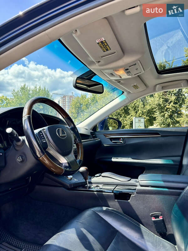 Седан Lexus ES 2015 в Киеве фото 18 Седан Lexus ES 2015 в Киеве