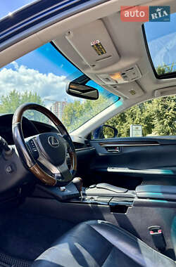 Седан Lexus ES 2015 в 