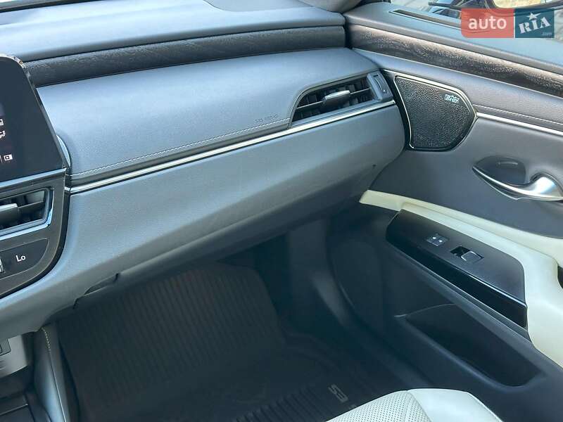 Седан Lexus ES 2022 в Одессе