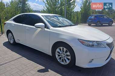 Седан Lexus ES 2015 в Дніпрі