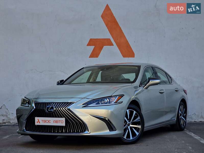 Lexus ES 2019