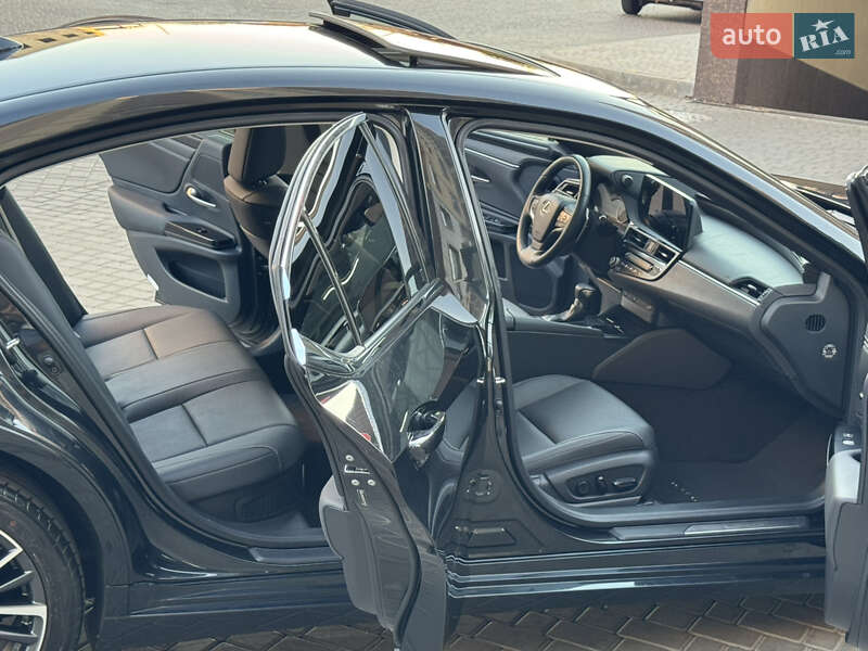 Седан Lexus ES 2023 в Одесі