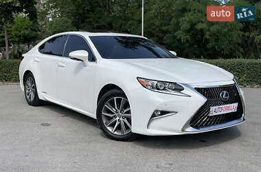 Седан Lexus ES 2017 в Киеве