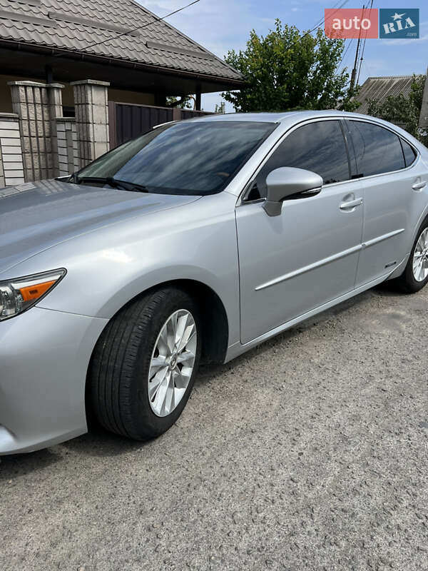 Седан Lexus ES 2013 в Кам'янському