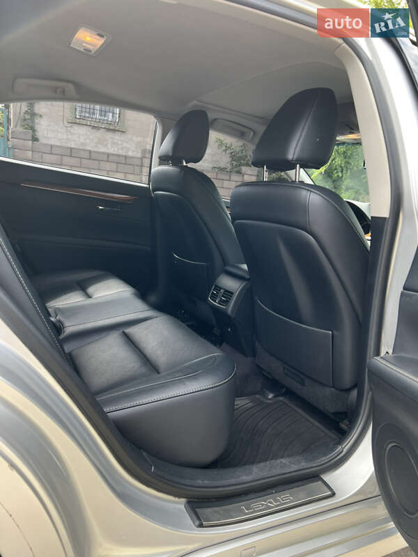 Седан Lexus ES 2013 в Кам'янському