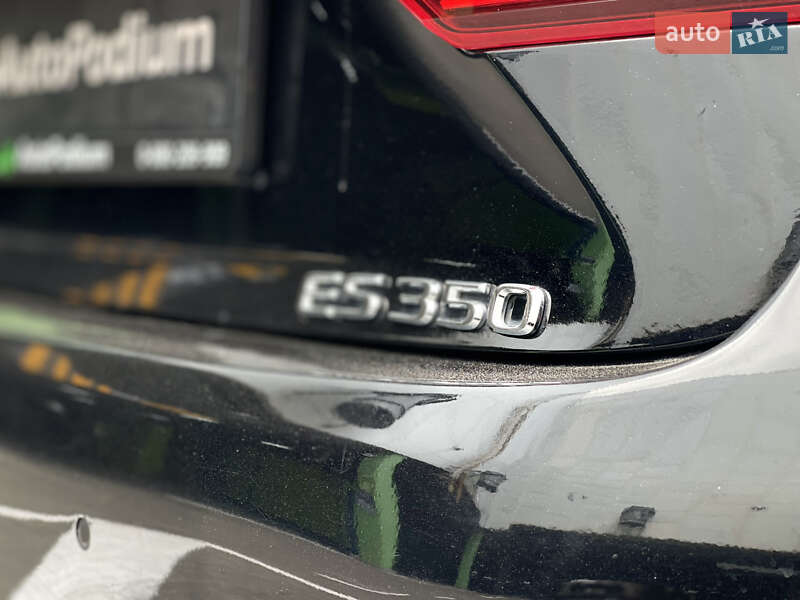 Седан Lexus ES 2016 в Киеве