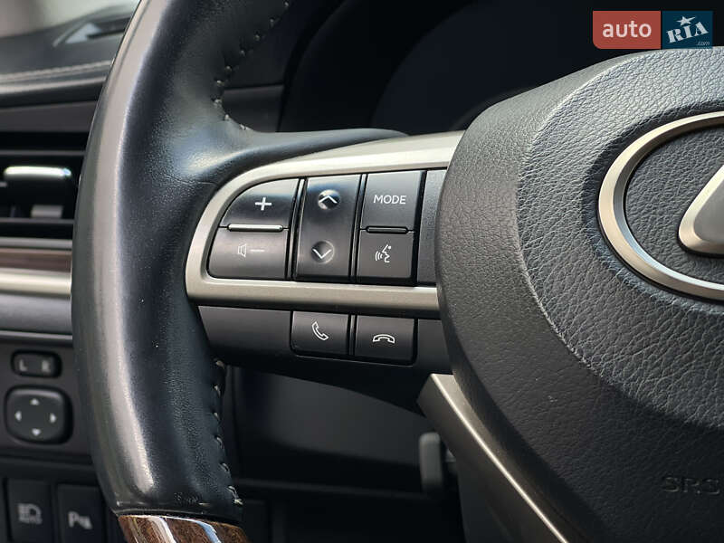 Седан Lexus ES 2016 в Киеве