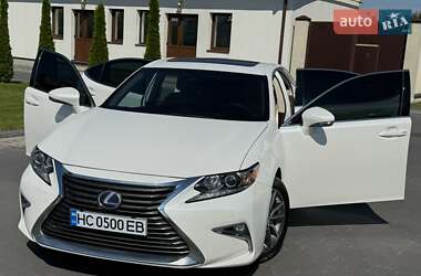 Седан Lexus ES 2016 в Львове